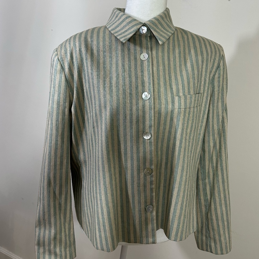 Brownstone Studio. Sz med linen blazer Vintage or top with shoulder pads. Lined